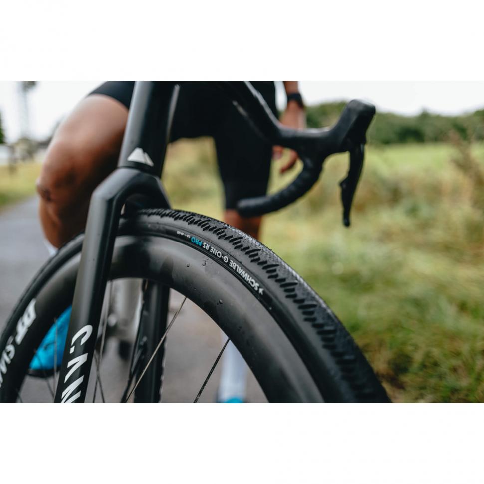 Покрышка 28x1.50 700x40C (40-622) SCHWALBE G-ONE RS PRO Evo, Super Race, V-Guard, TLR B/TS-SK HS621 ADDIX Race 67EPI Покрышка 28x1.50 700x40C (40-622) SCHWALBE G-ONE RS PRO Evo, Super Race, V-Guard, TLR B/TS-SK HS621 ADDIX Race 67EPI