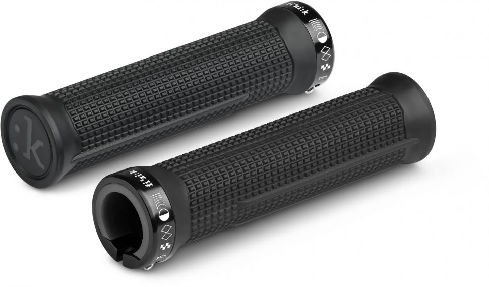 Грипсы Fizik RACEFEEL 29MM BLACK/BLACK L.R Грипсы Fizik RACEFEEL 29MM BLACK/BLACK L.R