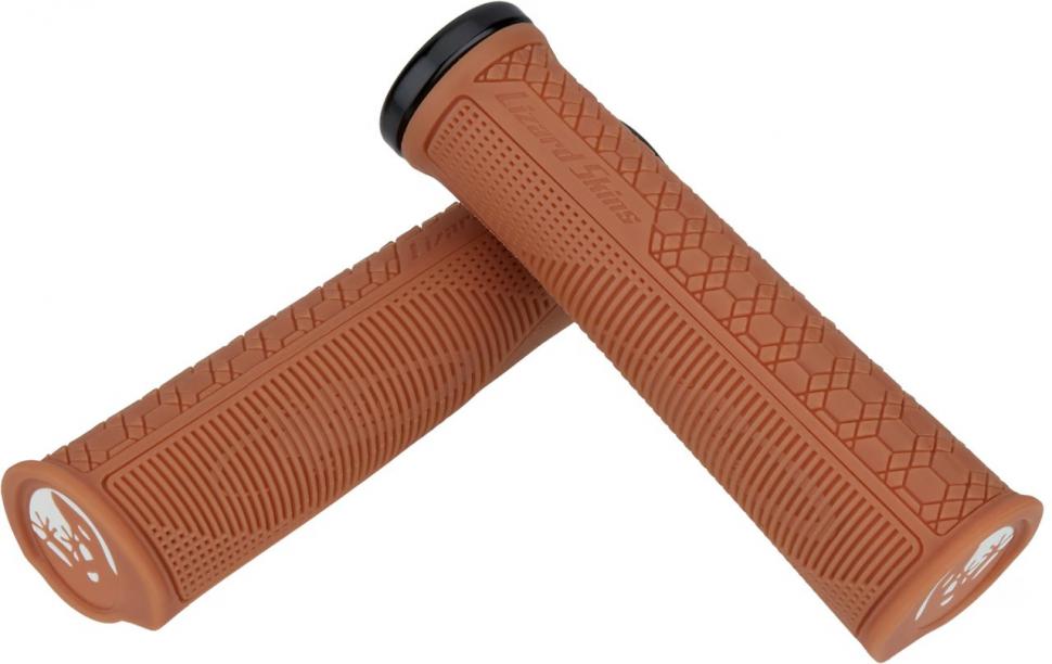 Грипсы Lizard Skins GRADIENT Lock-On, 136мм, gum Грипсы Lizard Skins GRADIENT Lock-On, 136мм, gum
