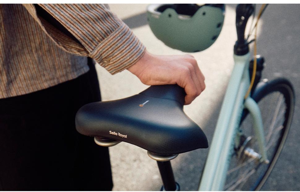 Седло Selle Royal Brave Relaxed Black Strengtex Седло Selle Royal Brave Relaxed Black Strengtex