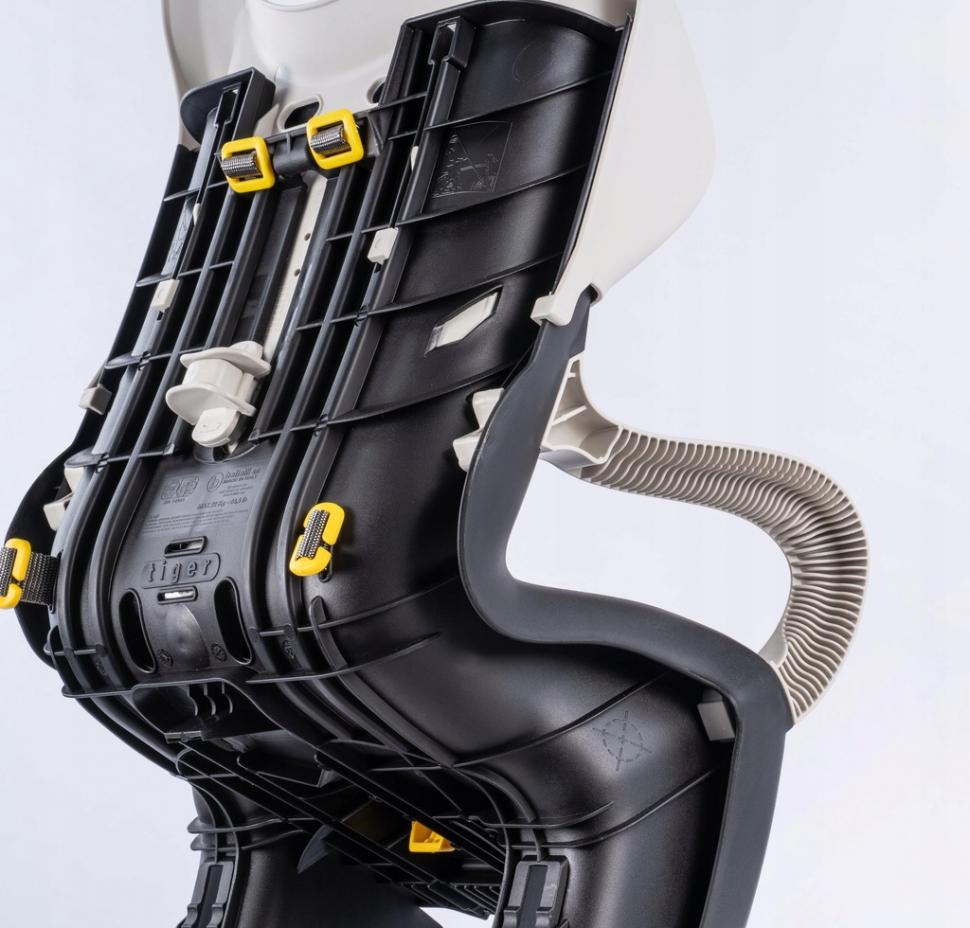 Сиденье задн. Bellelli Tiger Standart B-fix до 22кг, черное Сиденье задн. Bellelli Tiger Standart B-fix до 22кг, черное
