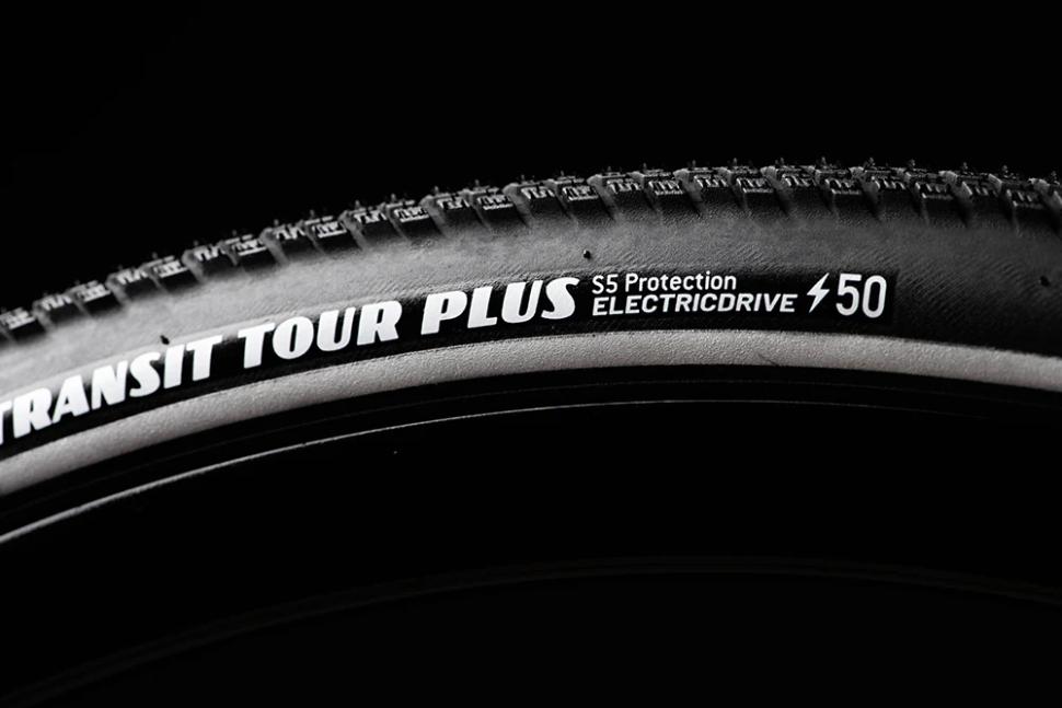 Покрышка 700x35 (37-622) GoodYear Transit Tour Plus S5:Protection, Wire, Black + reflective strips, 60tpi