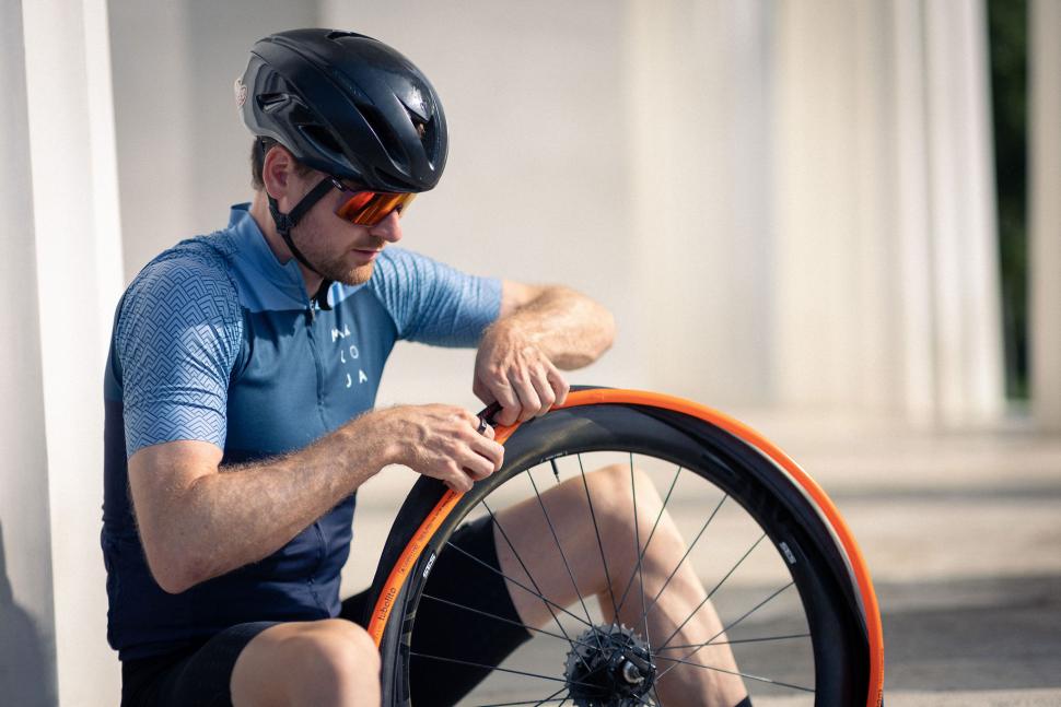 Камера TPU 28" (18/32-622) Tubolito TUBO-ROAD, SV80 (черн). Камера TPU 28" (18/32-622) Tubolito TUBO-ROAD, SV80 (черн).