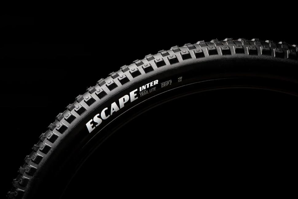 Покрышка 29x2.40 (61-622) GoodYear Escape Inter, Trail Lite, Dynamic:Grip2, Folding, Black Покрышка 29x2.40 (61-622) GoodYear Escape Inter, Trail Lite, Dynamic:Grip2, Folding, Black