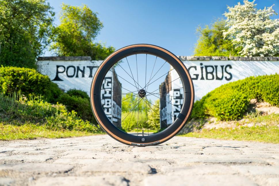 Колесо пер. + задн. 28" ERE EXPLORATOR CCR45 CARBON, Road, 100x12/142x12, CL, HG11, tubeless, черный сатин