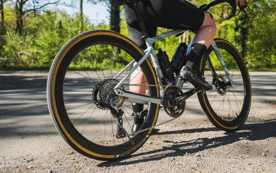 Колесо пер. + задн. 28" ERE EXPLORATOR CCR45 CARBON, Road, 100x12/142x12, CL, HG11, tubeless, черный сатин
