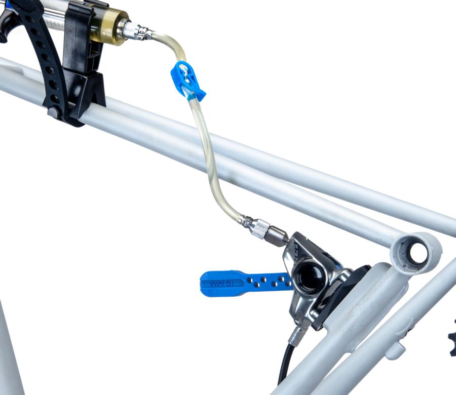 Инструмент Park Tool BKD-1.2 для прокачки гидравлических тормозных систем на DOTе Инструмент Park Tool BKD-1.2 для прокачки гидравлических тормозных систем на DOTе