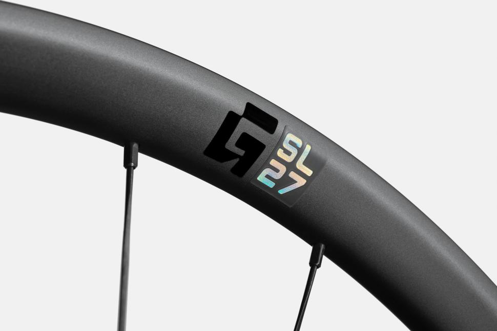 Колесо задн. 700C Cannondale Gravel HollowGram G-SL 27,  карбоновый обод, втулка 142x12mm, Shi, 6 болтов