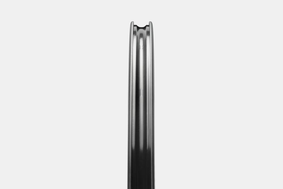 Колесо задн. 700C Cannondale Road HollowGram R-S 50,  карбоновый обод, втулка 142x12mm, Shi, CenterLock
