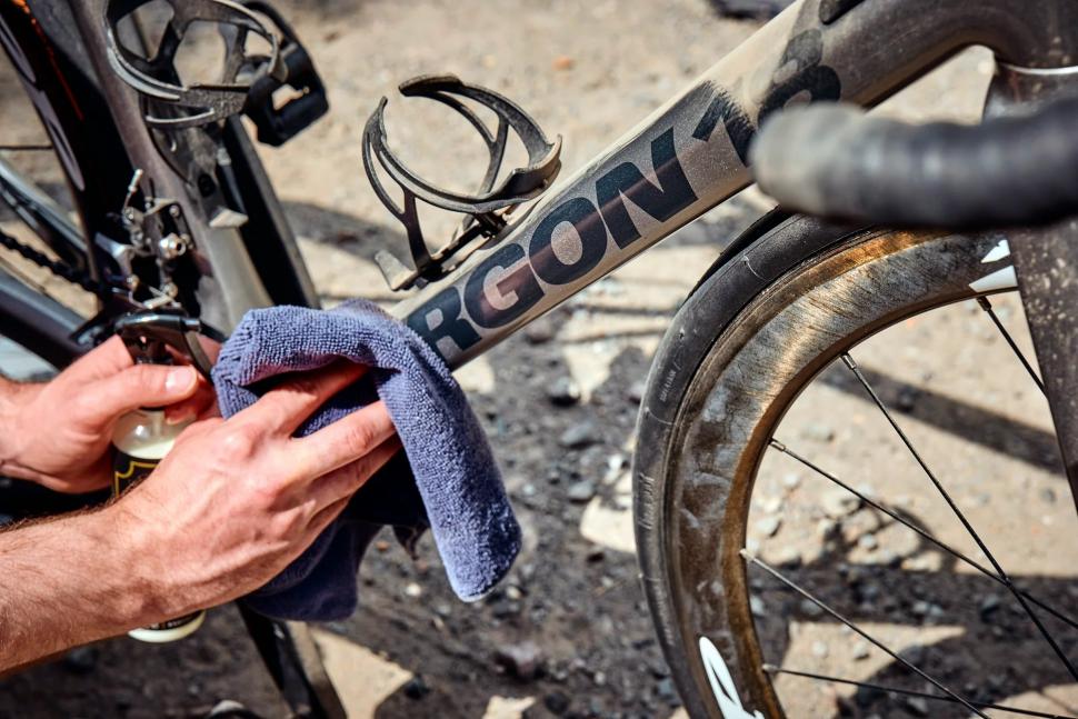 Полироль для велосипеда Weldtite 03103 Rapid Ceramic Shield, 250мл Полироль для велосипеда Weldtite 03103 Rapid Ceramic Shield, 250мл