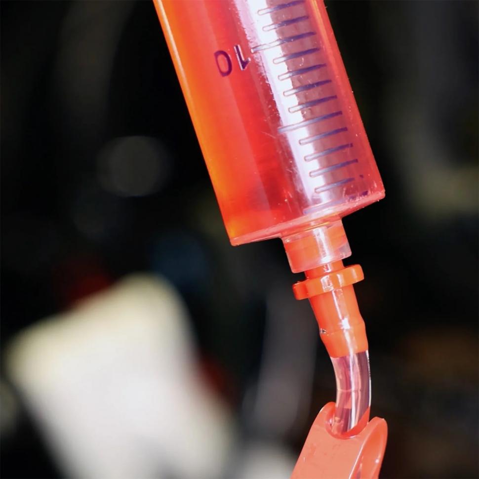 Масло минеральное Weldtite 03139X MINERAT OIL BRALE FLUID, для тормозных систем 1л