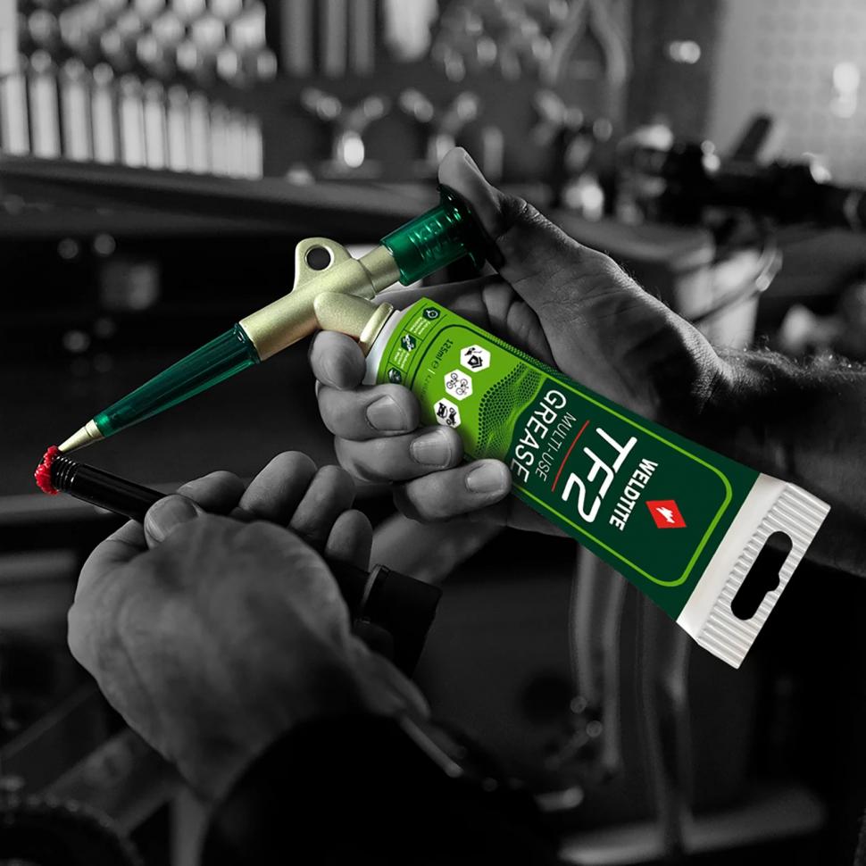 Смазка Weldtite 03138 TF2 MULTI-USE GREASE, синтетическая высокотемпературная, 500гр Смазка Weldtite 03138 TF2 MULTI-USE GREASE, синтетическая высокотемпературная, 500гр