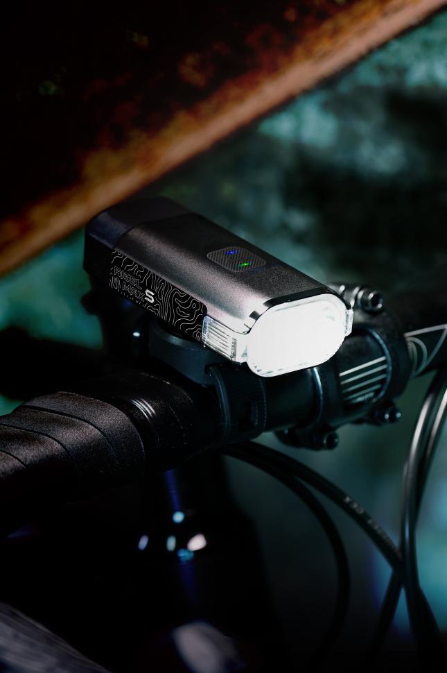 Фара Moon Rigel Max SE 1600 люмен встроенный аккум, USB TYPE-C кабель, черная