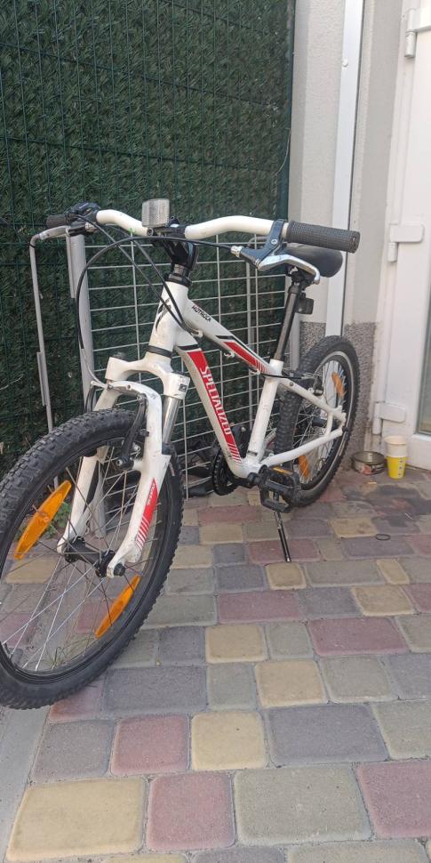 Велосипед 20" Specialized Hotrock белый БУ